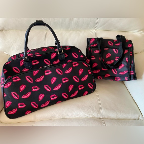 Lips Duffel Bag Set 2pc Pink & Black Gym Travel Weekender Bag and Tote - Picture 1 of 8